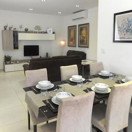 Cozy Rooms - Great Bus Connections - Free Parking Mosta Extérieur photo