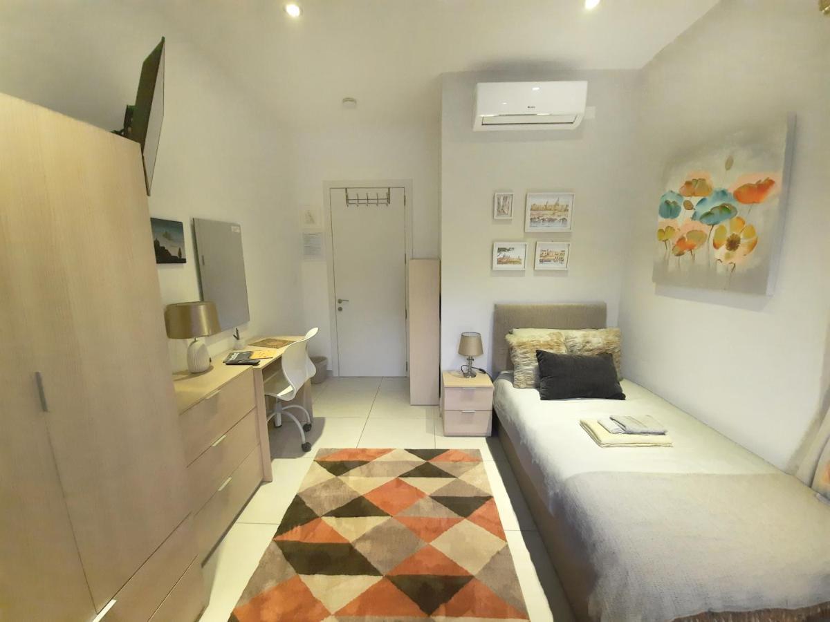 Cozy Rooms - Great Bus Connections - Free Parking Mosta Extérieur photo