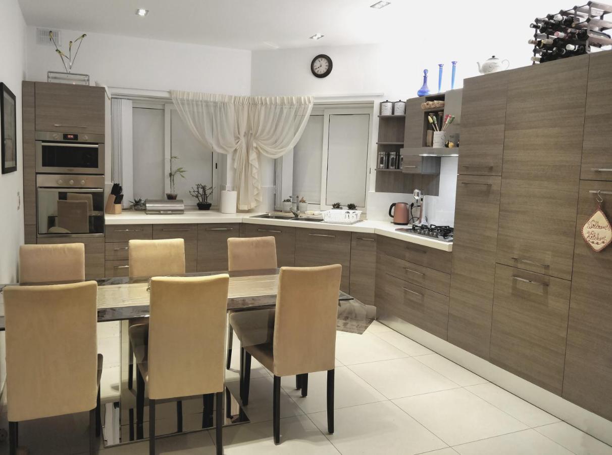 Cozy Rooms - Great Bus Connections - Free Parking Mosta Extérieur photo